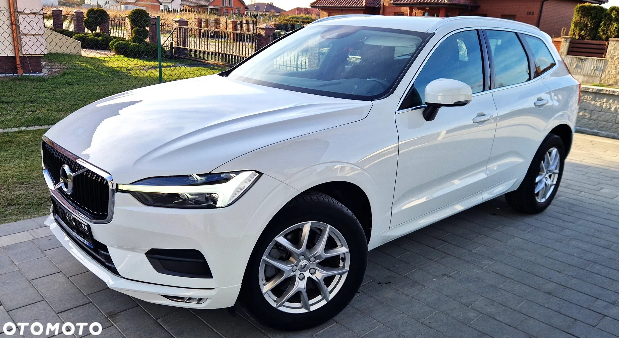 Volvo XC 60 B4 D AWD Geartronic Momentum - 9