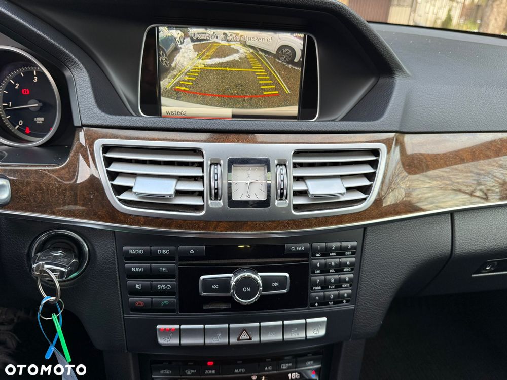 Mercedes-Benz Klasa E 220 BlueTEC 4Matic 7G-TRONIC Avantgarde - 20