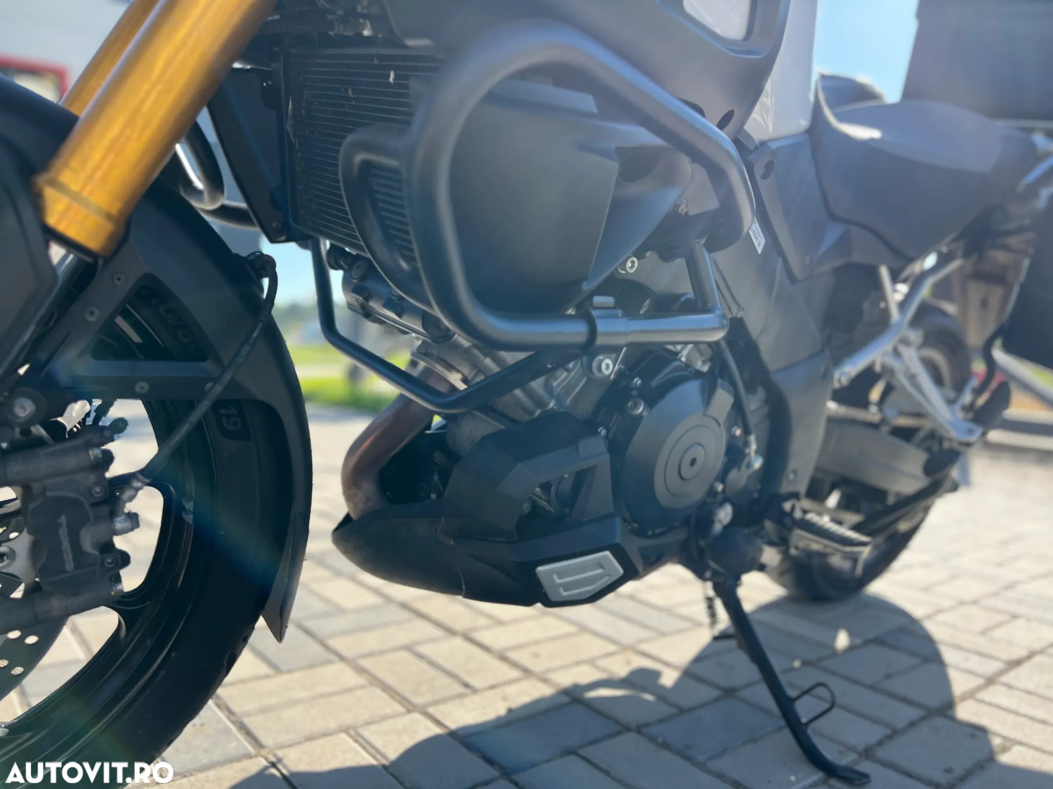 Suzuki DL 1000 V-Strom - 3