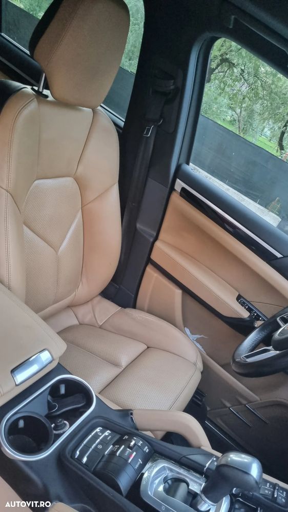 Porsche Cayenne 3.0 L - 15