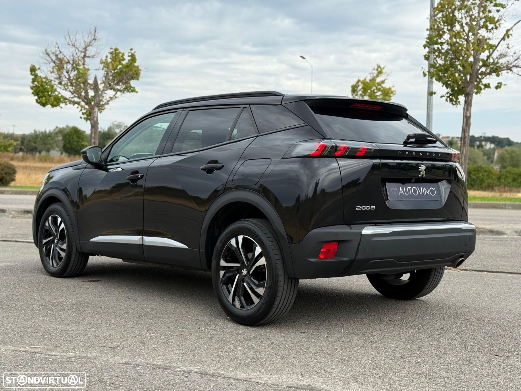 Peugeot 2008 1.5 BlueHDi Allure Pack EAT8 - 22