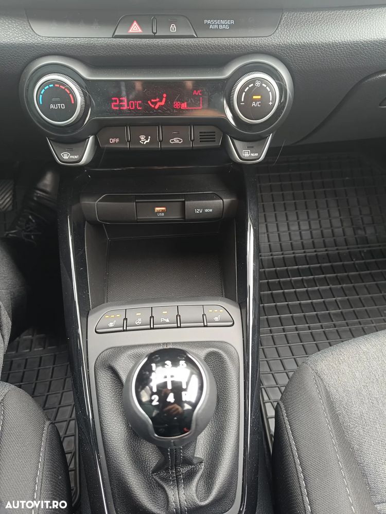 Kia Stonic 1.2 MPI 5MT Urban - 17