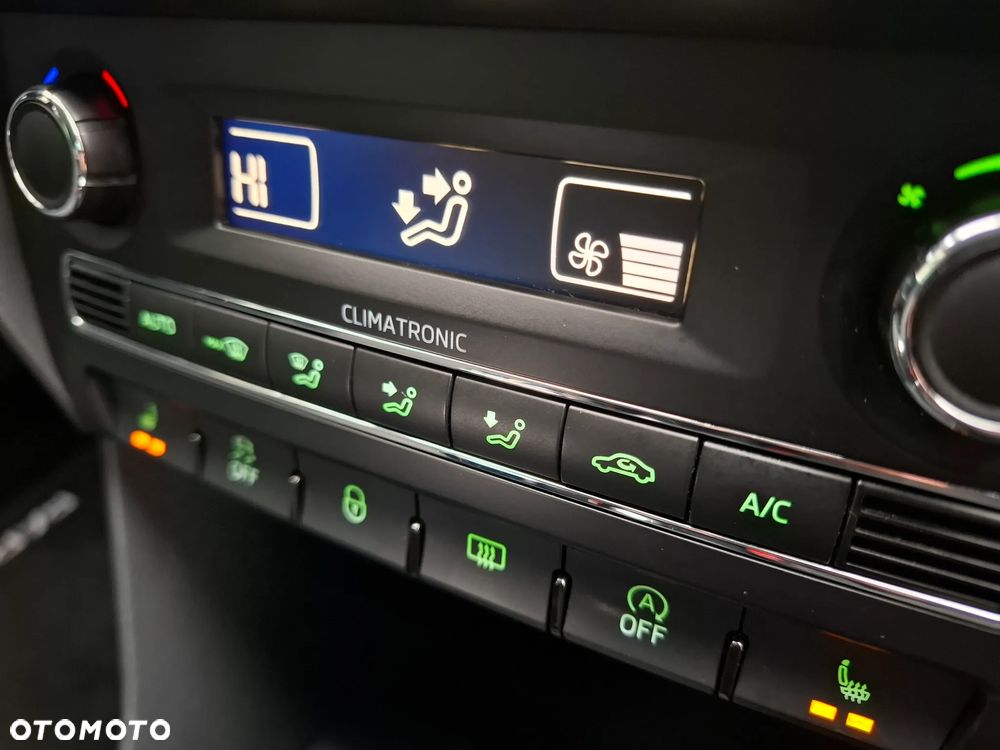 Skoda RAPID 1.4 TSI DSG Ambition - 17