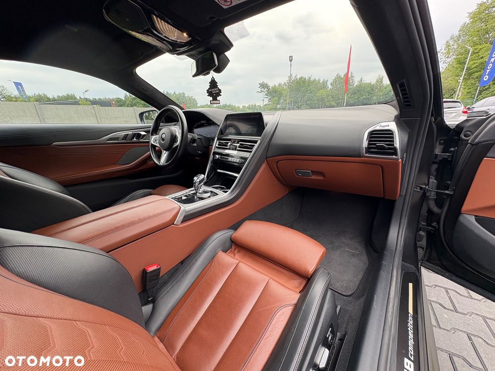 BMW Seria 8 - 34