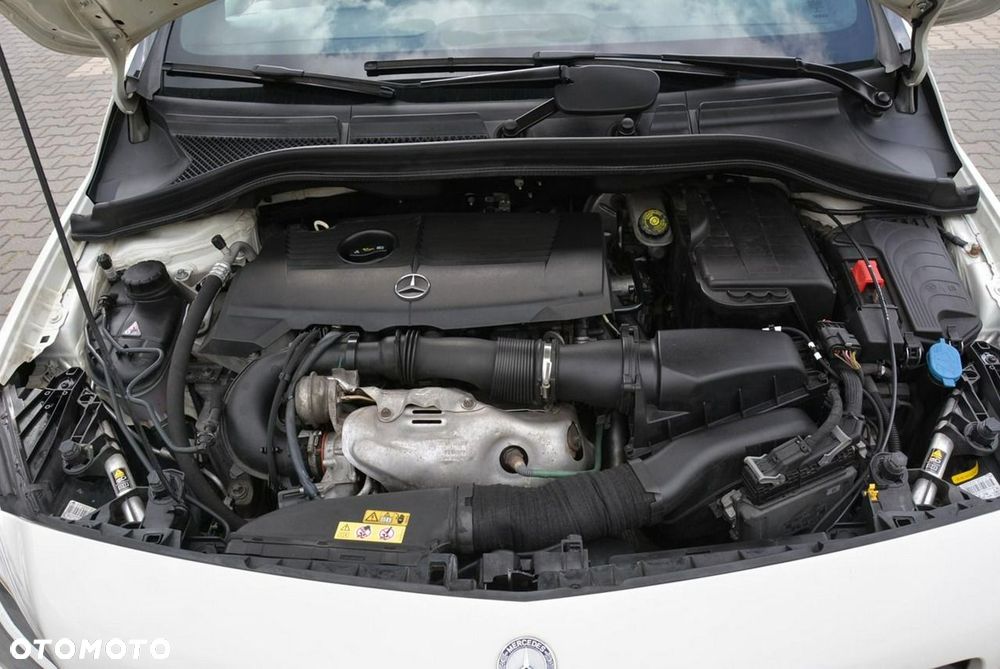 Mercedes-Benz Klasa B 180 Style - 39