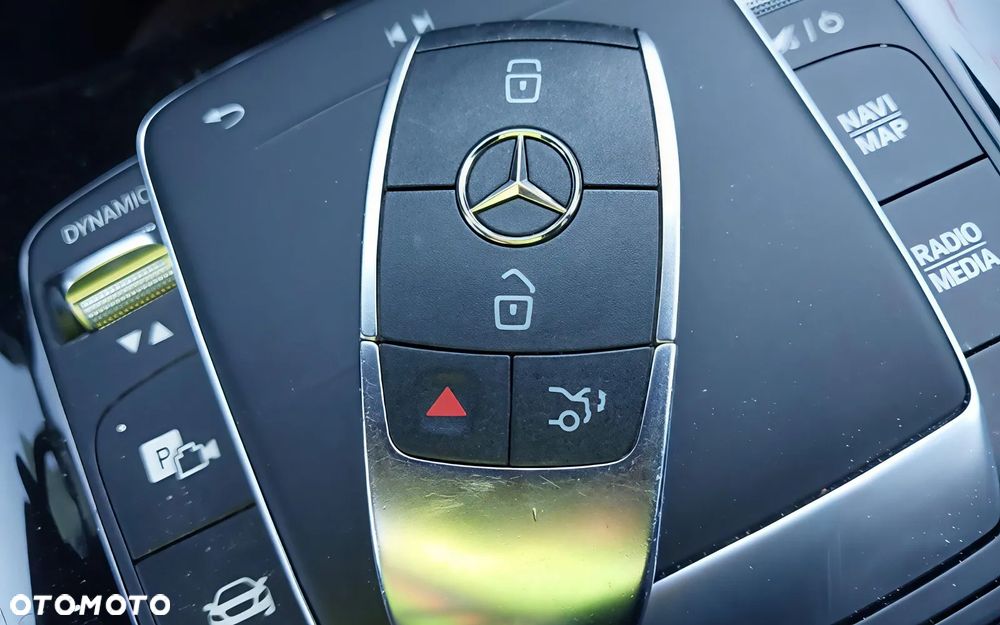 Mercedes-Benz GLB - 13