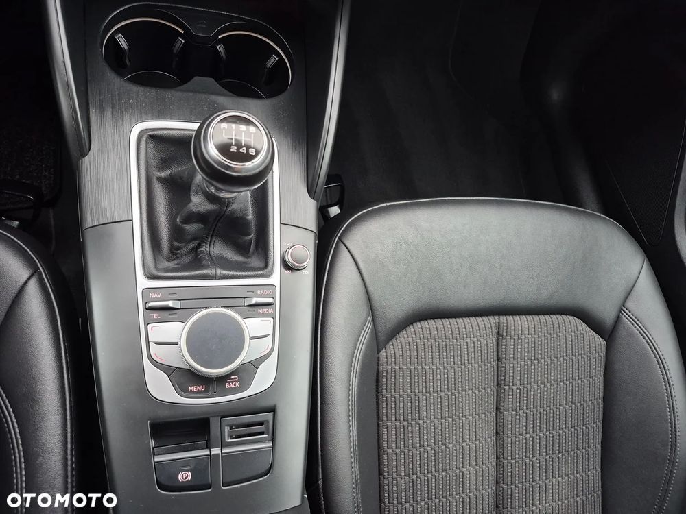 Audi A3 Sportback 2.0 TDI (clean diesel) quattro S line Sportpaket - 18