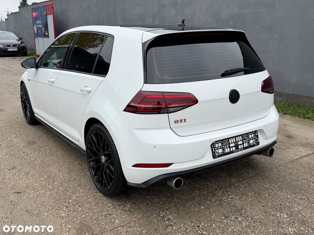 Volkswagen Golf - 4