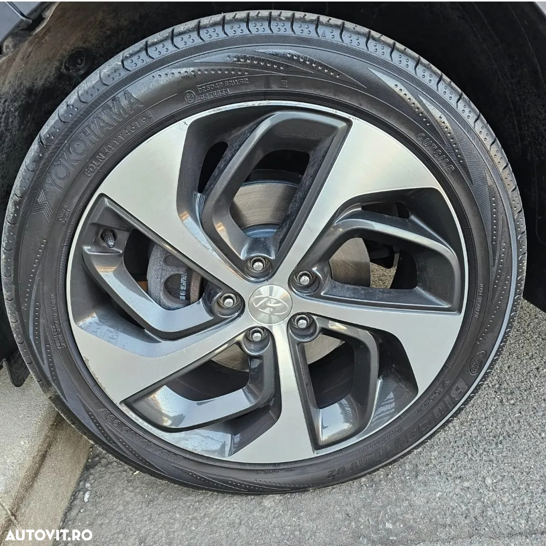 Hyundai Tucson 2.0 CRDI 4WD 8AT Luxury - 23