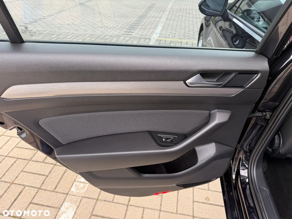 Volkswagen Passat 2.0 TDI SCR Highline DSG - 31