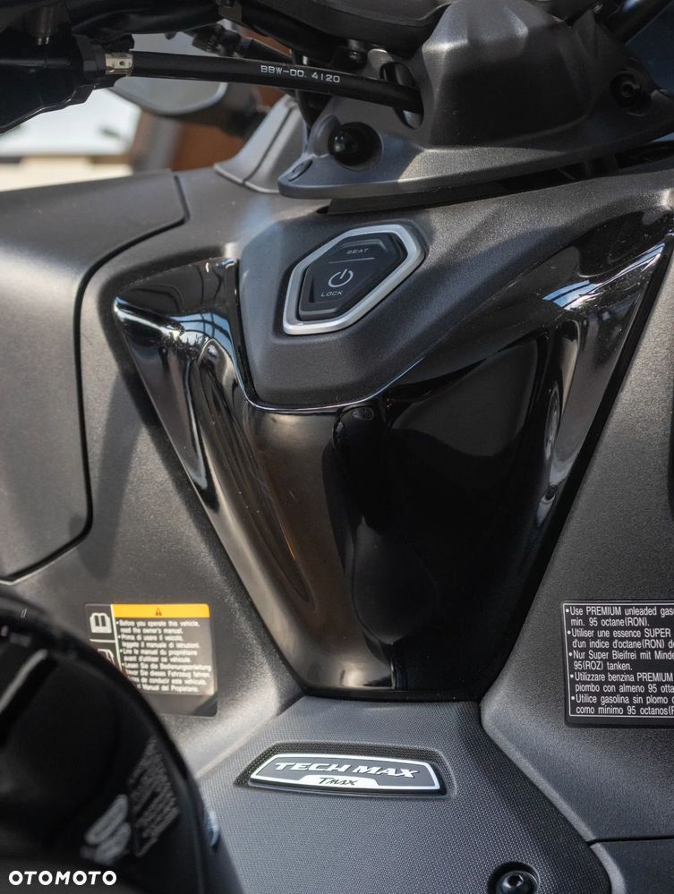 Yamaha Tmax - 10