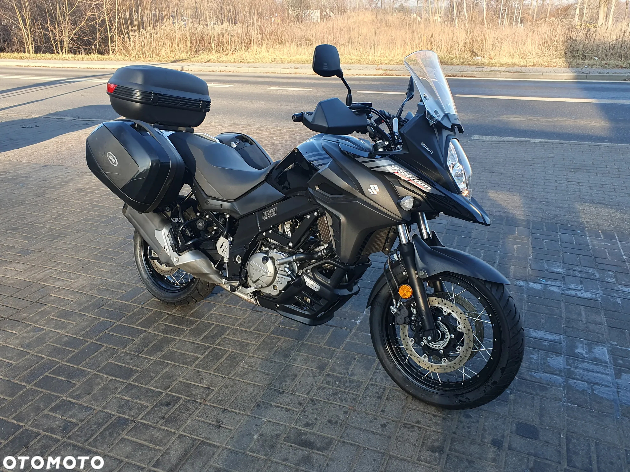 Suzuki V-STROM - 8