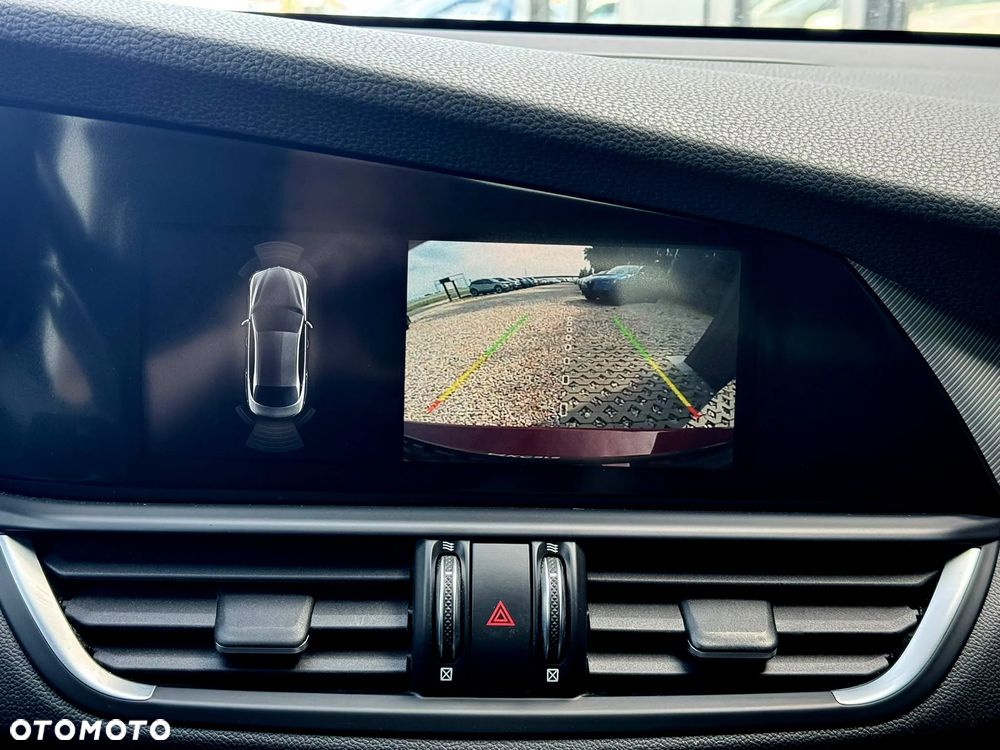Alfa Romeo Giulia 2.0 Turbo Veloce Q4 - 18