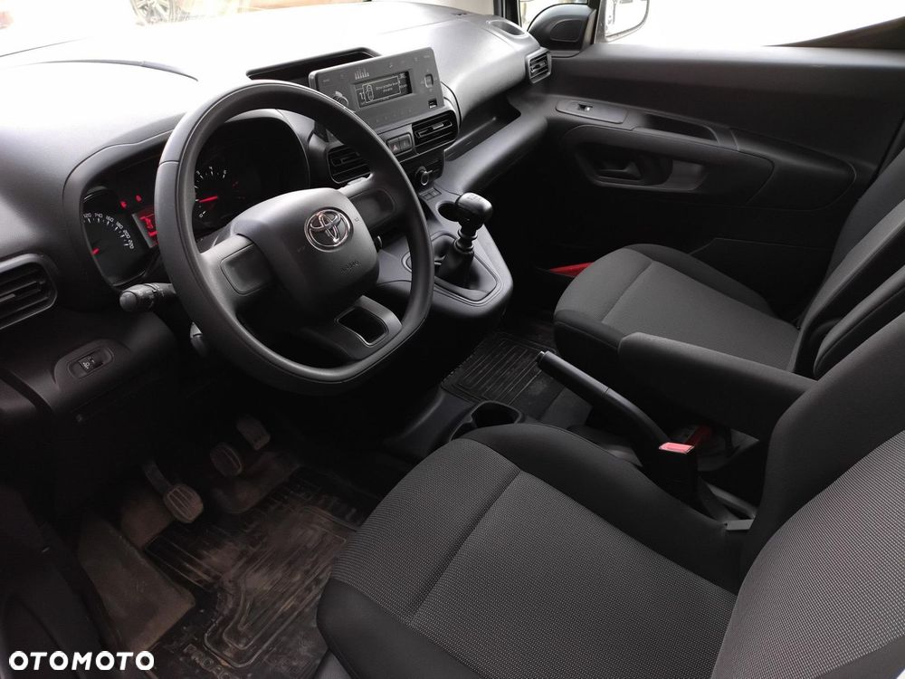 Toyota Proace City - 10