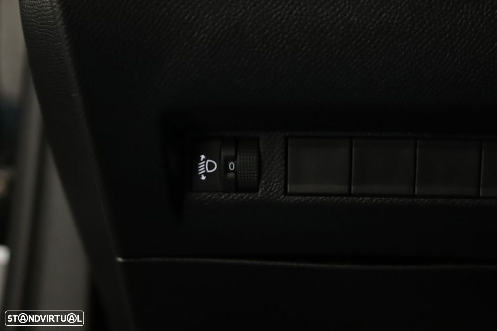 Peugeot 2008 1.2 PureTech Allure - 20