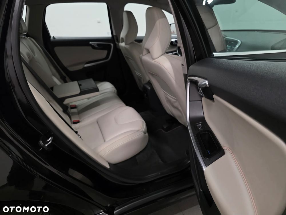 Volvo XC 60 D3 Drive-E Ocean Race - 31