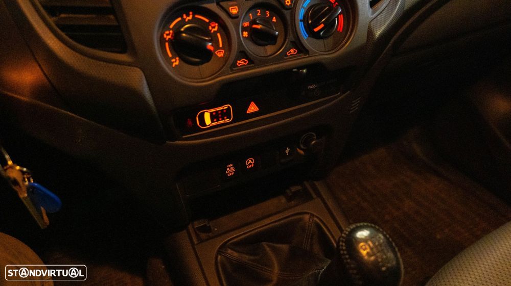 Mitsubishi L200 2.3 DI-D CD Invite 4WD - 14