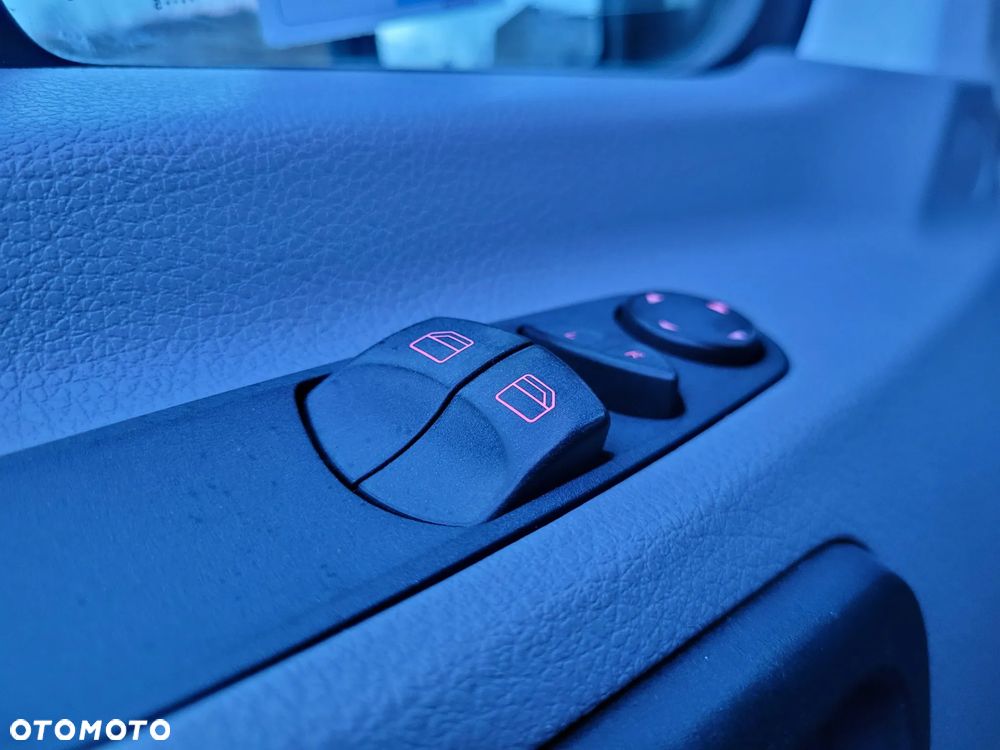 Volkswagen CRAFTER - 16