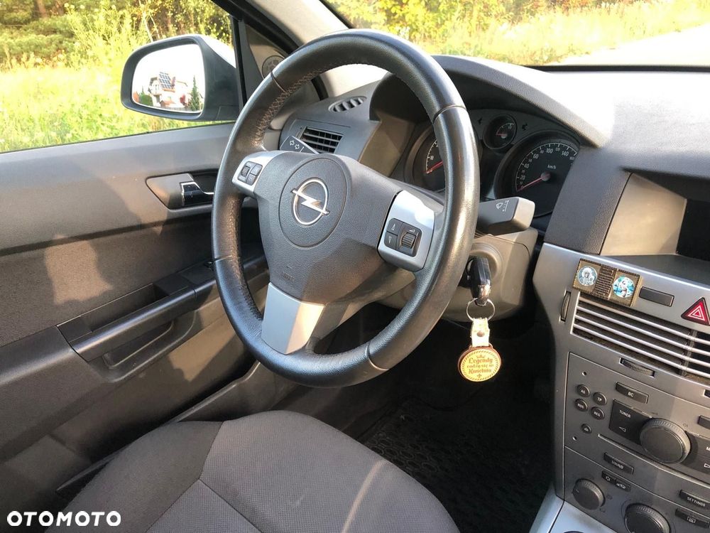 Opel Astra 2012 photo 4