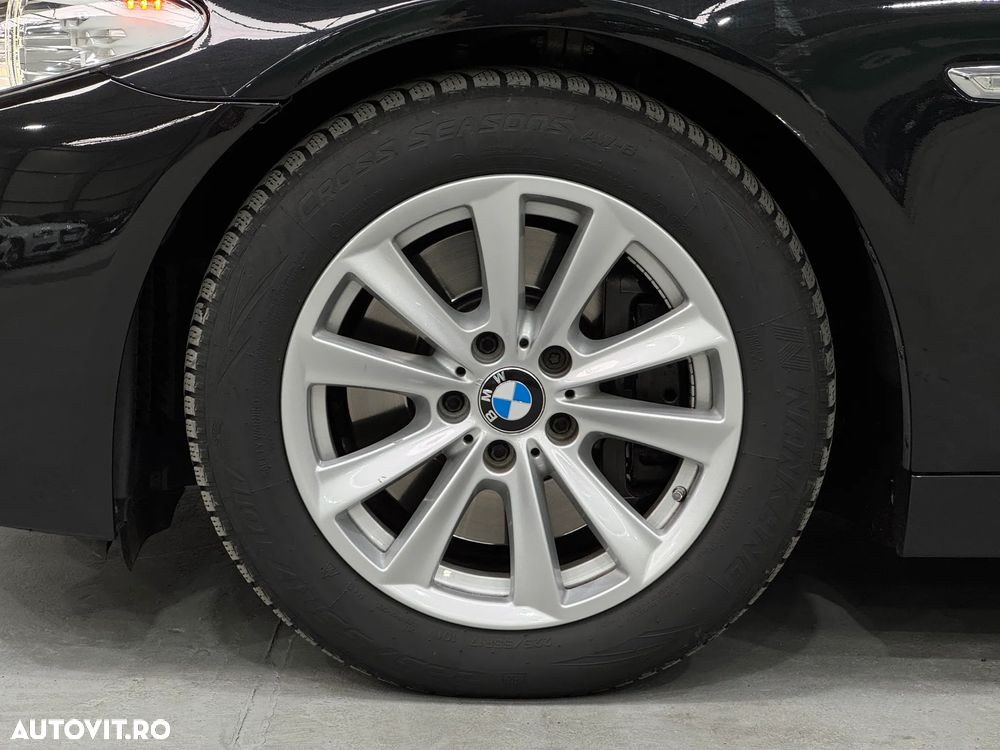 BMW Seria 5 525d xDrive AT - 30