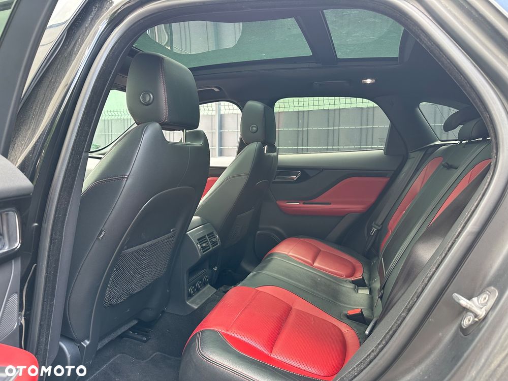 Jaguar F-Pace - 9