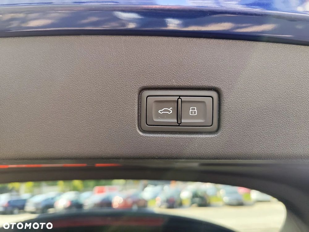 Audi Q4 e-tron 35 52kWh S Line - 13