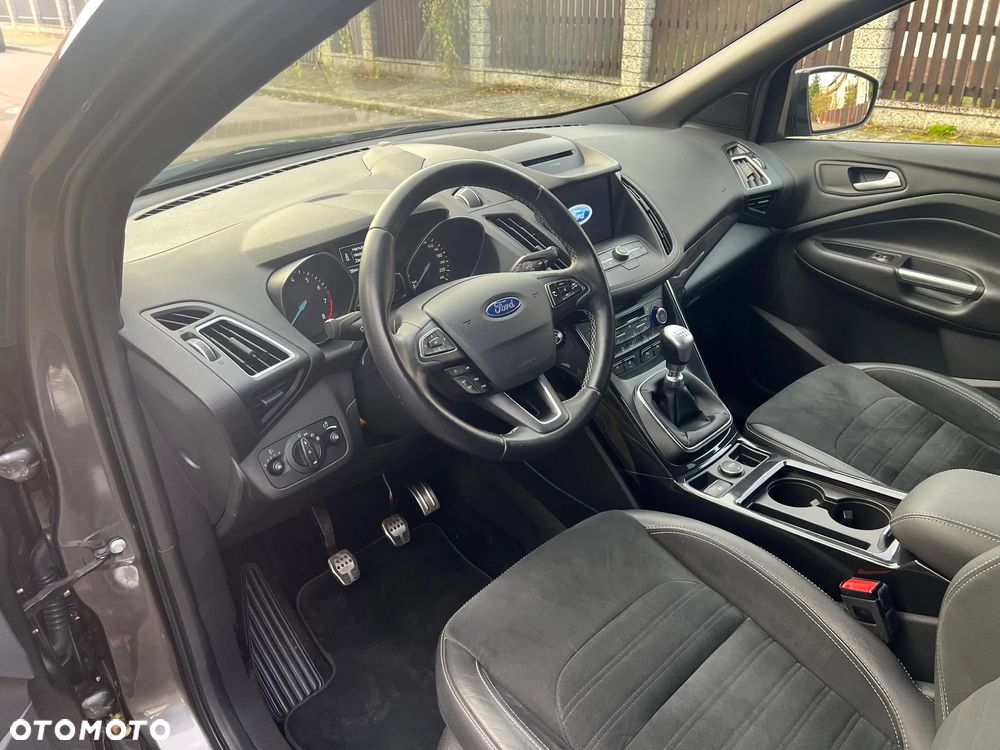 Ford Kuga 1.5 EcoBoost 2x4 ST-Line - 22