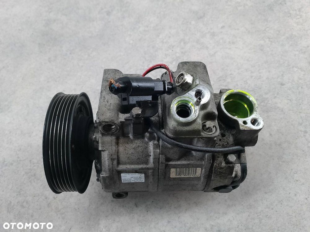 POMPA, SPRĘŻARKA KLIMATYZACJI AUDI A4 B6 447220-8411  DENSO 2.0 20V - 5