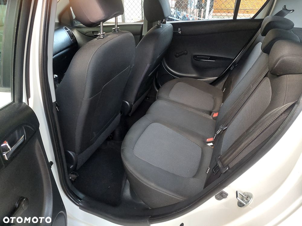 Hyundai i20 - 16