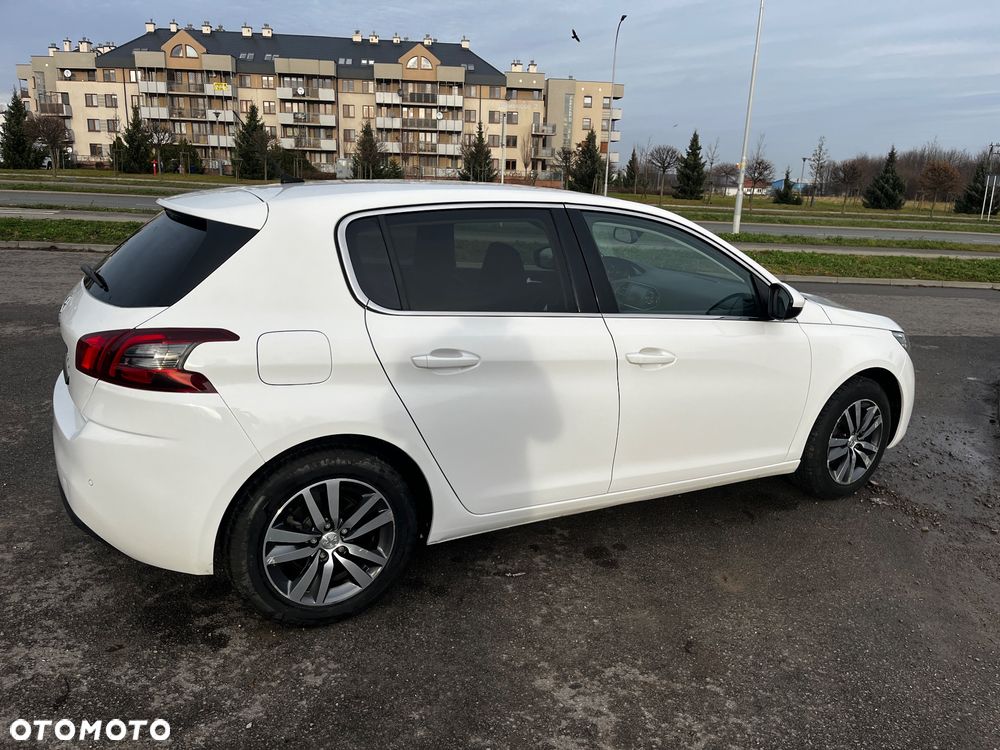 Peugeot 308 1.2 PureTech GPF Road Trip S&S EAT8 - 5