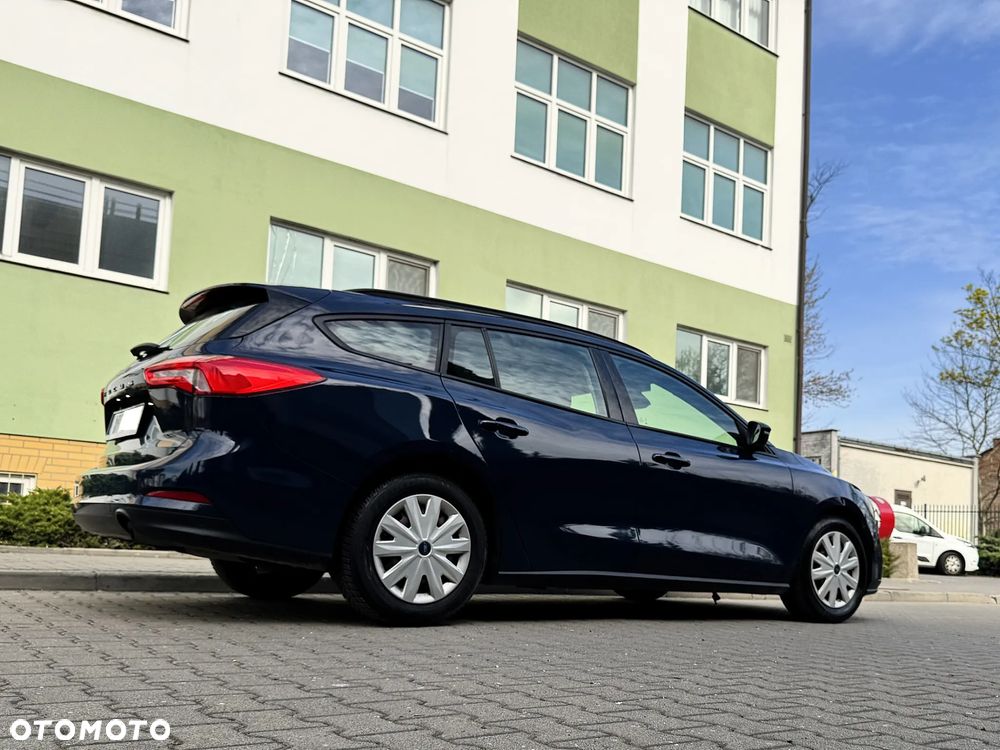 Ford Focus 1.0 EcoBoost Trend - 35