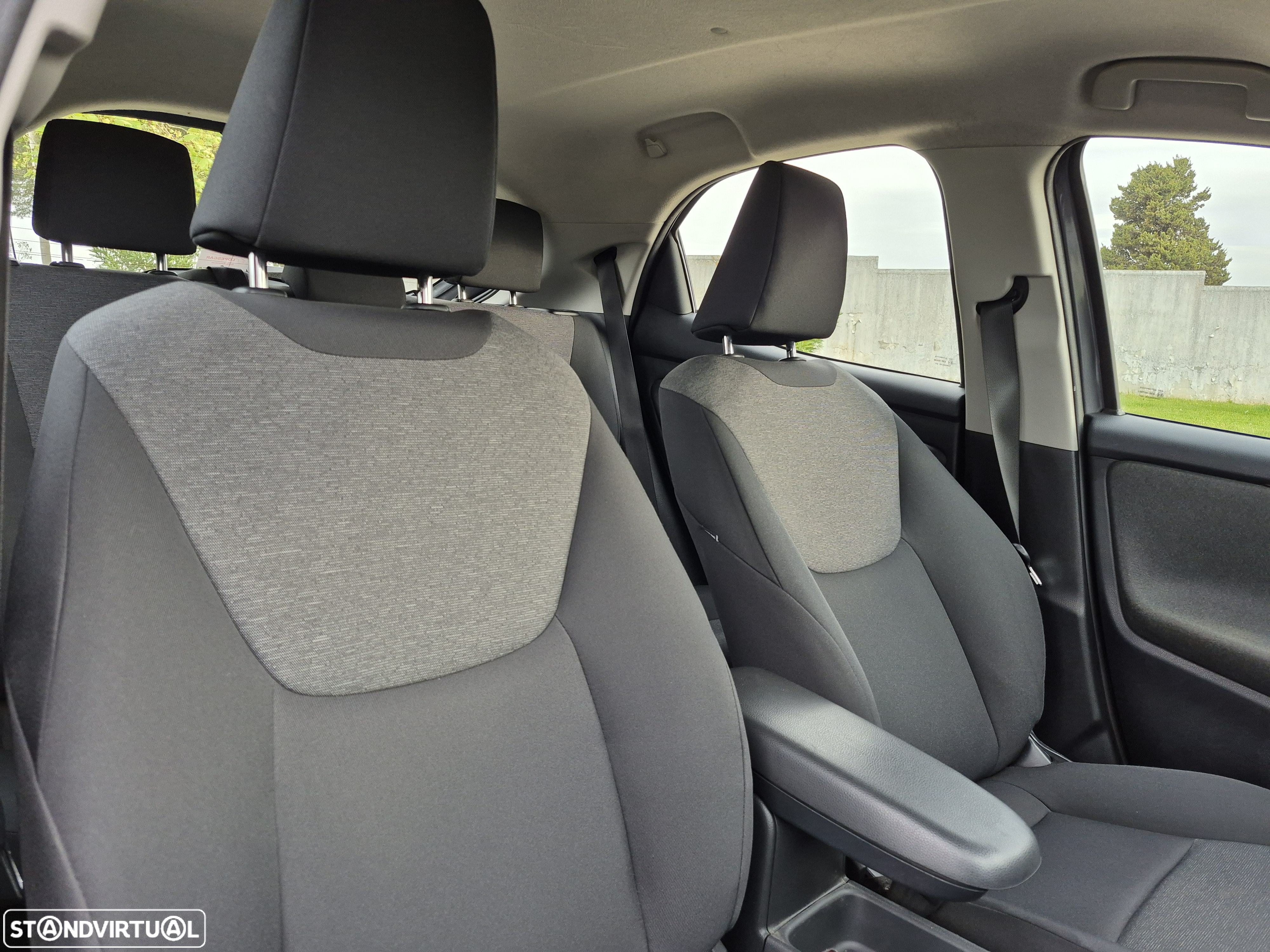 Toyota Yaris 1.5 HDF Comfort - 14