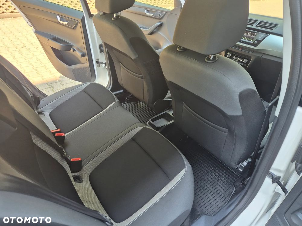 Skoda Fabia 1.2 TSI Monte Carlo - 11