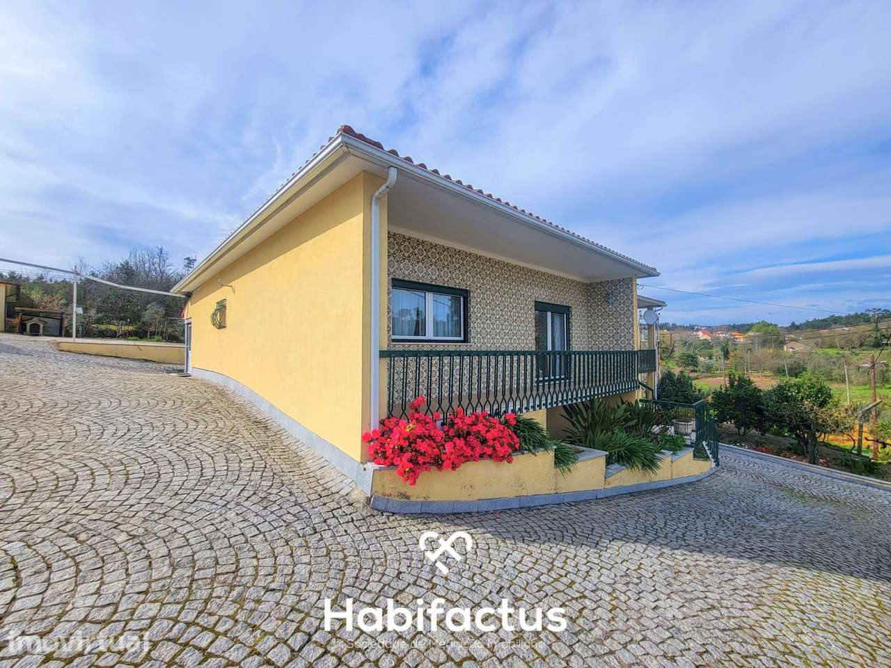Moradia Isolada T3+2 inserida num Terreno Produtivo de 5.579 m2, á ven - Grande imagem: 3/60
