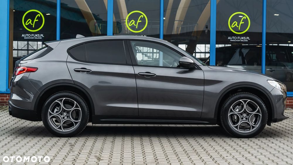 Alfa Romeo Stelvio 2.0 Turbo Sprint Q4 - 12