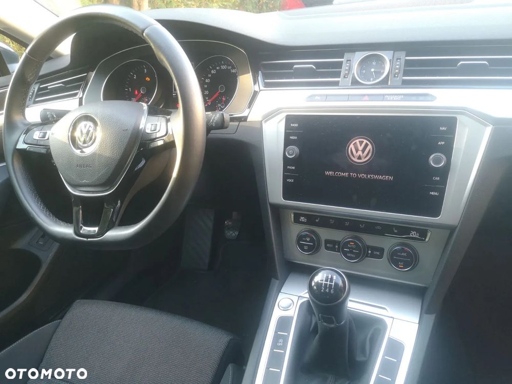 Volkswagen Passat Variant 2.0 TDI BMT Comfortline - 20