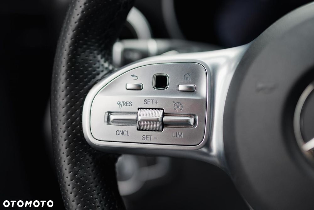 Mercedes-Benz Klasa C 400 4MATIC 9G-TRONIC - 25