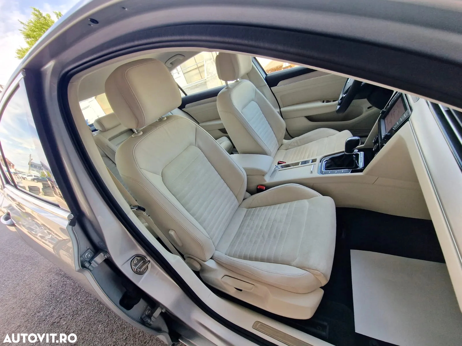 Volkswagen Passat Variant 2.0 TDI DSG 4Motion Highline - 11