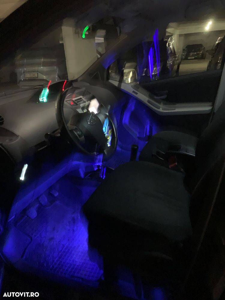 Toyota Yaris - 18
