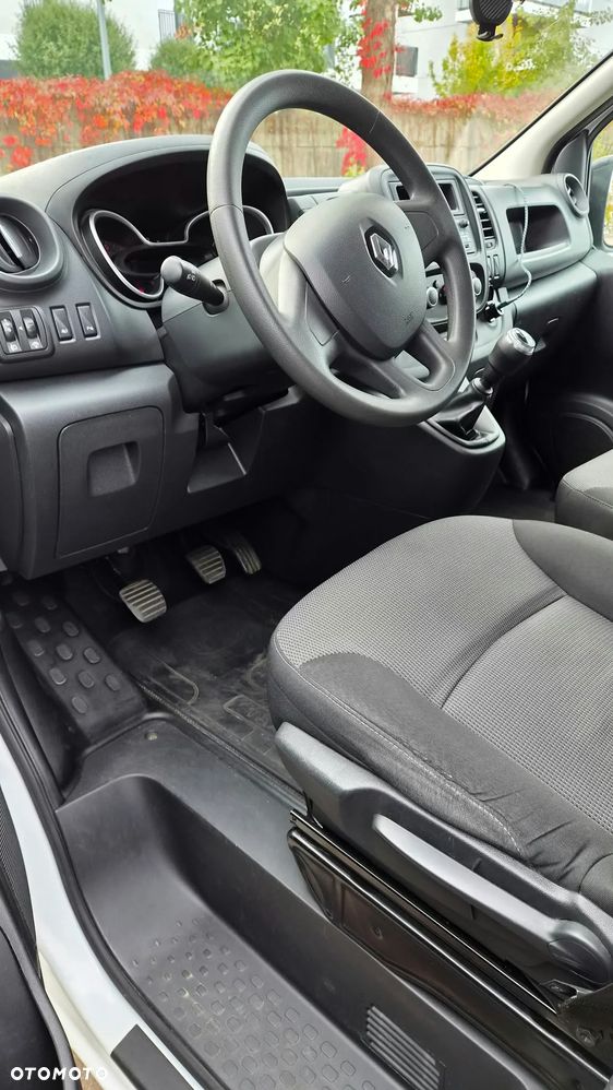 Renault Trafic - 16