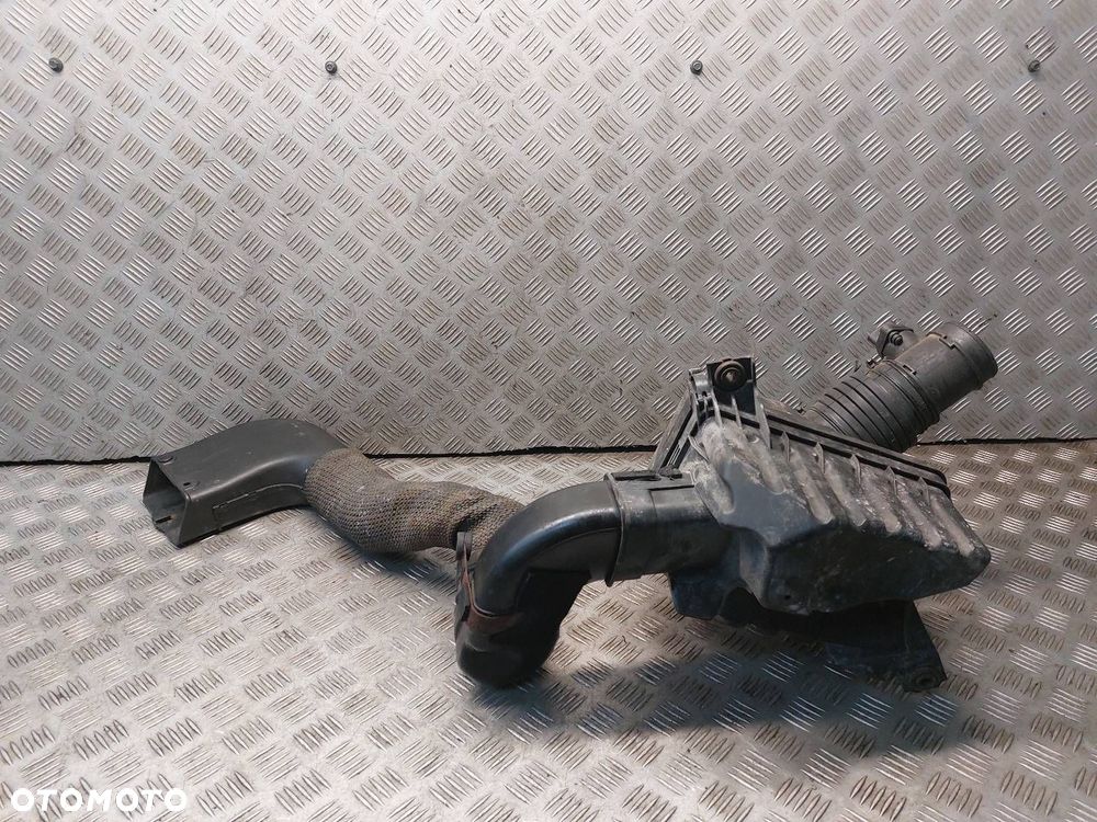 OBUDOWA FILTRA POWIETRZA + PRZEPŁYWOMIERZ HYUNDAI TUCSON I 2.0 CRDI - 1