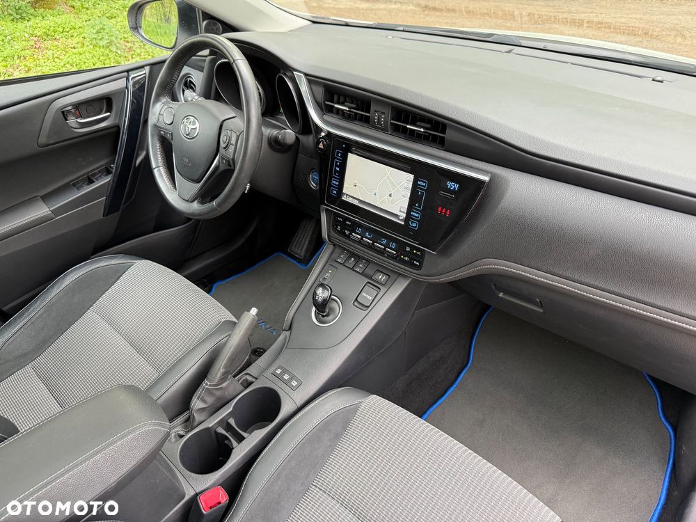 Toyota Auris 1.8 Executive - 10