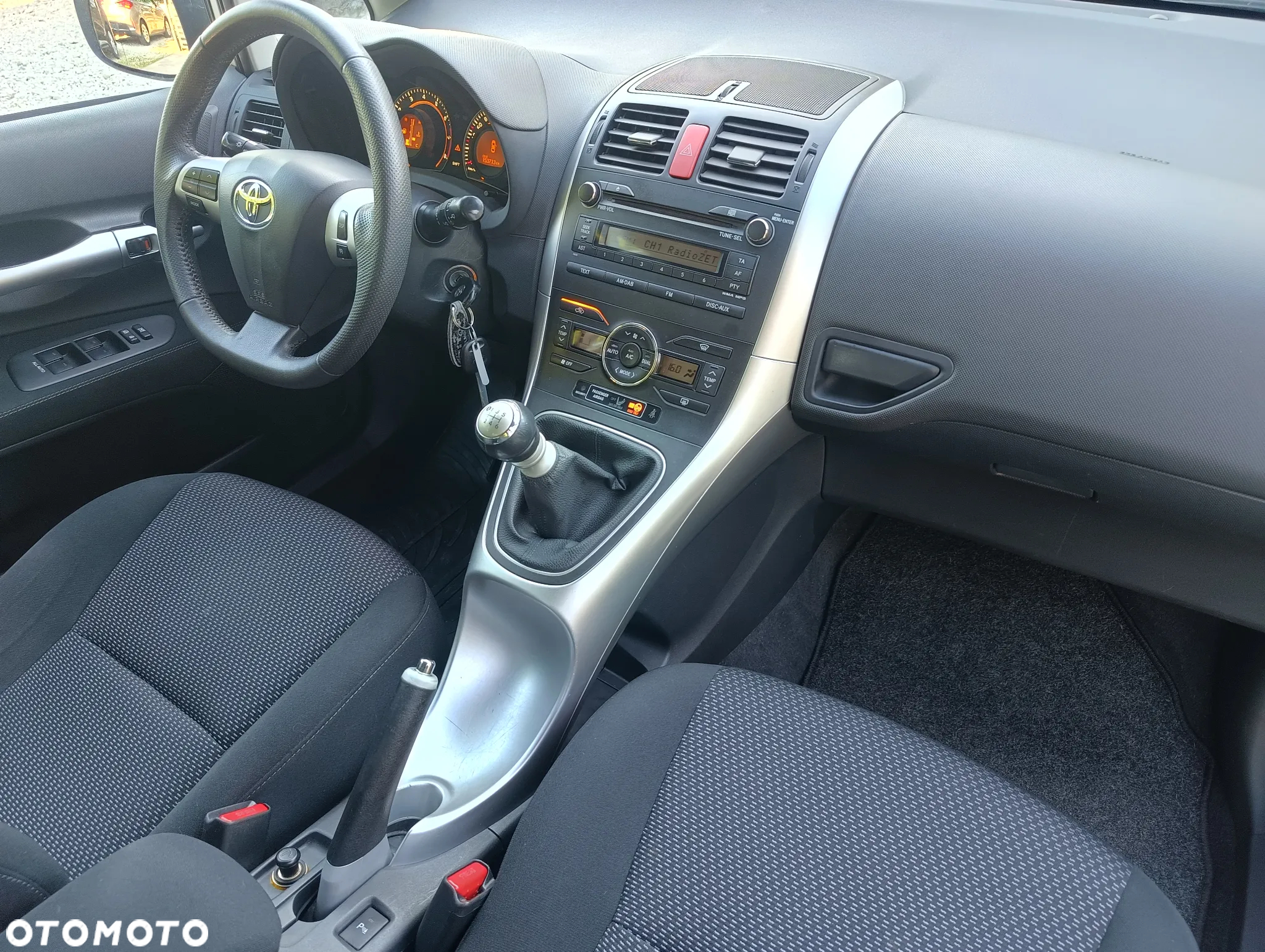 Toyota Auris 1.6 Premium - 14