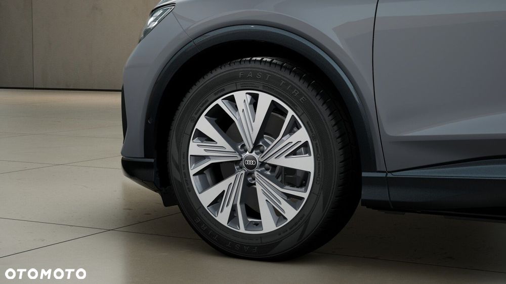 Audi Q4 e-tron - 5