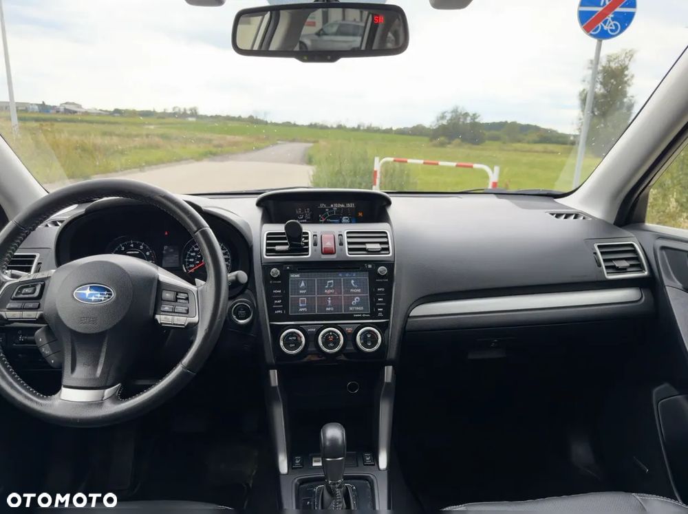 Subaru Forester 2.0 XT Platinum Lineartronic - 14