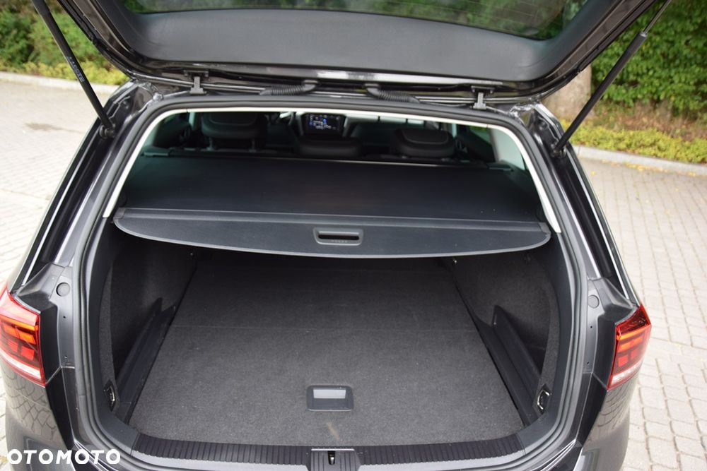 Volkswagen Passat Alltrack 2.0 TDI SCR DSG 4Motion - 16