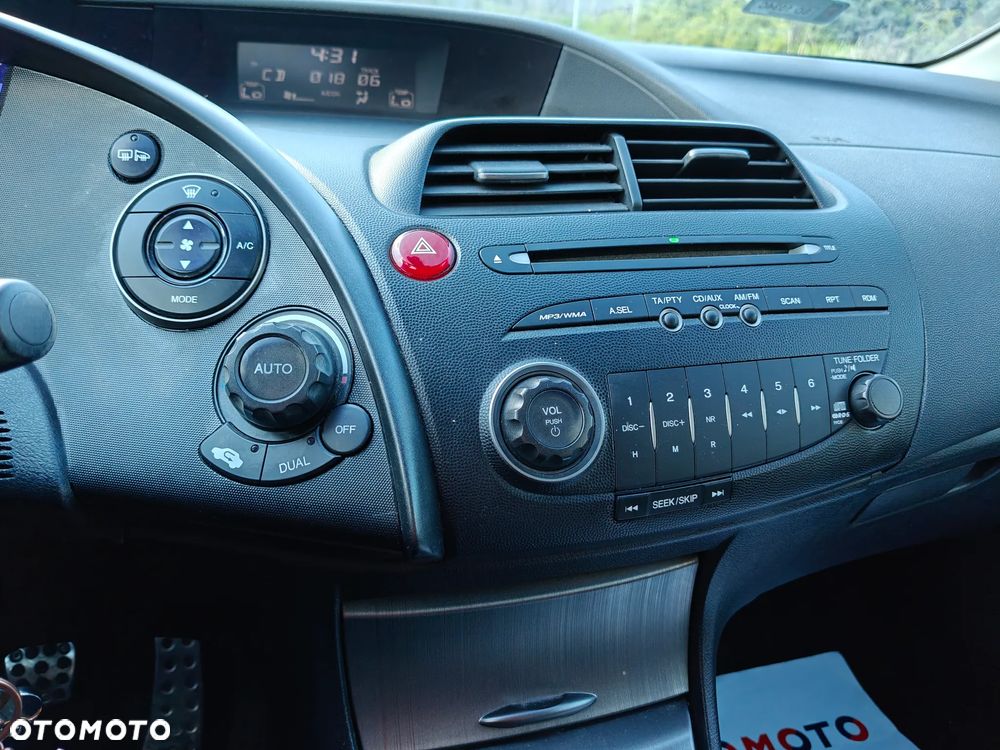 Honda Civic 1.4 Sport - 23