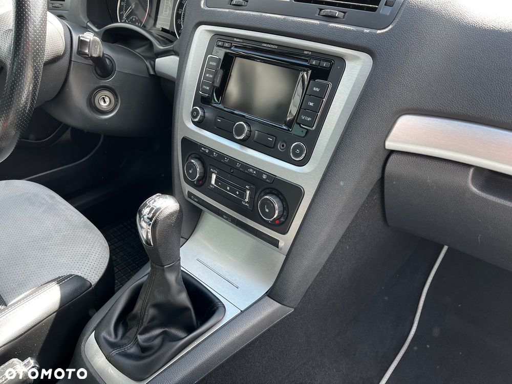 Skoda Octavia 2.0 TDI DPF RS - 17