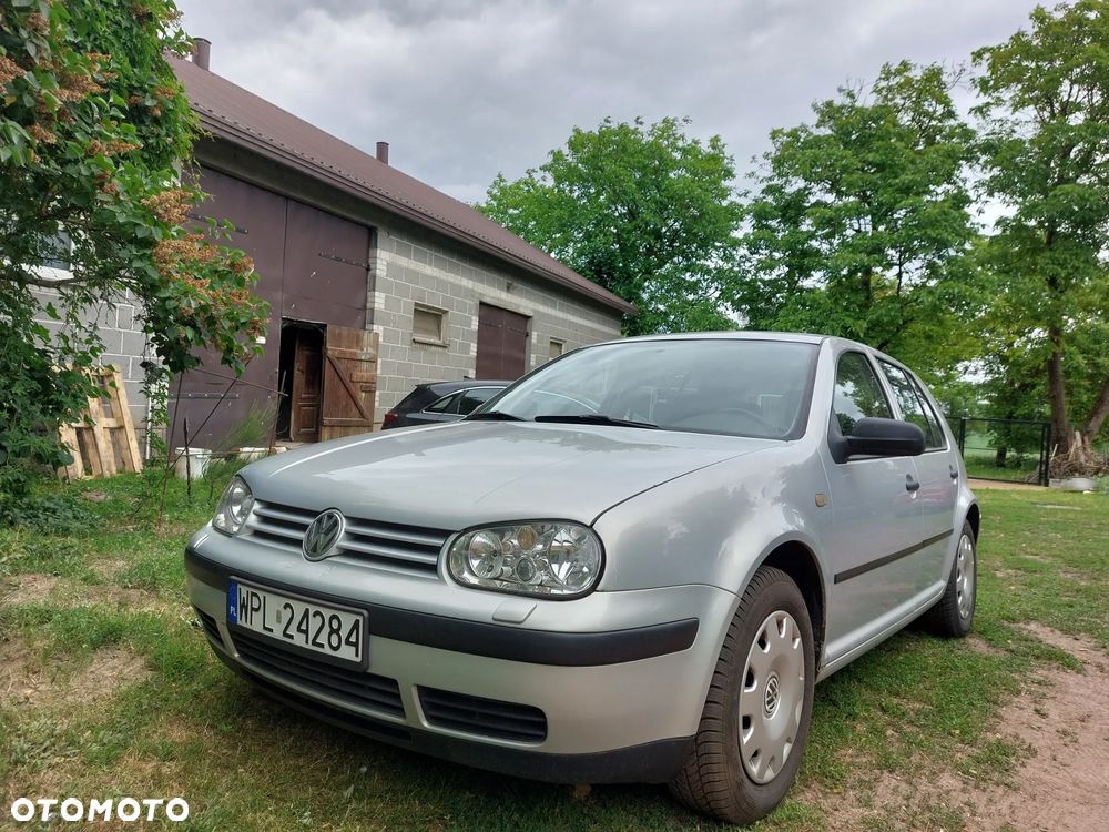 Volkswagen Golf - 2