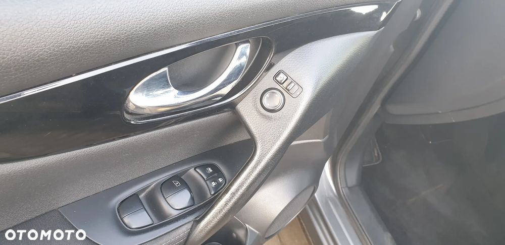 Nissan Qashqai 1.5 dCi DPF 360 - 18